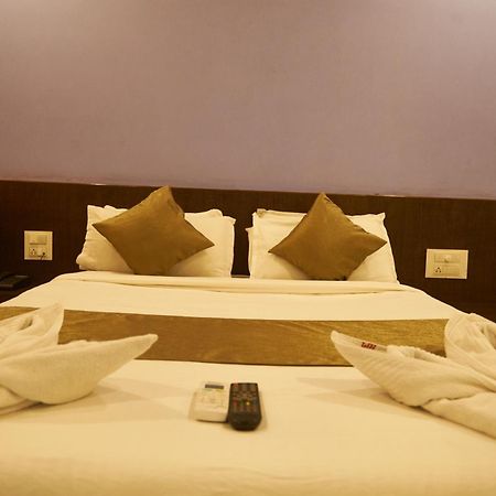 Hotel Pride Inn Ширді Екстер'єр фото