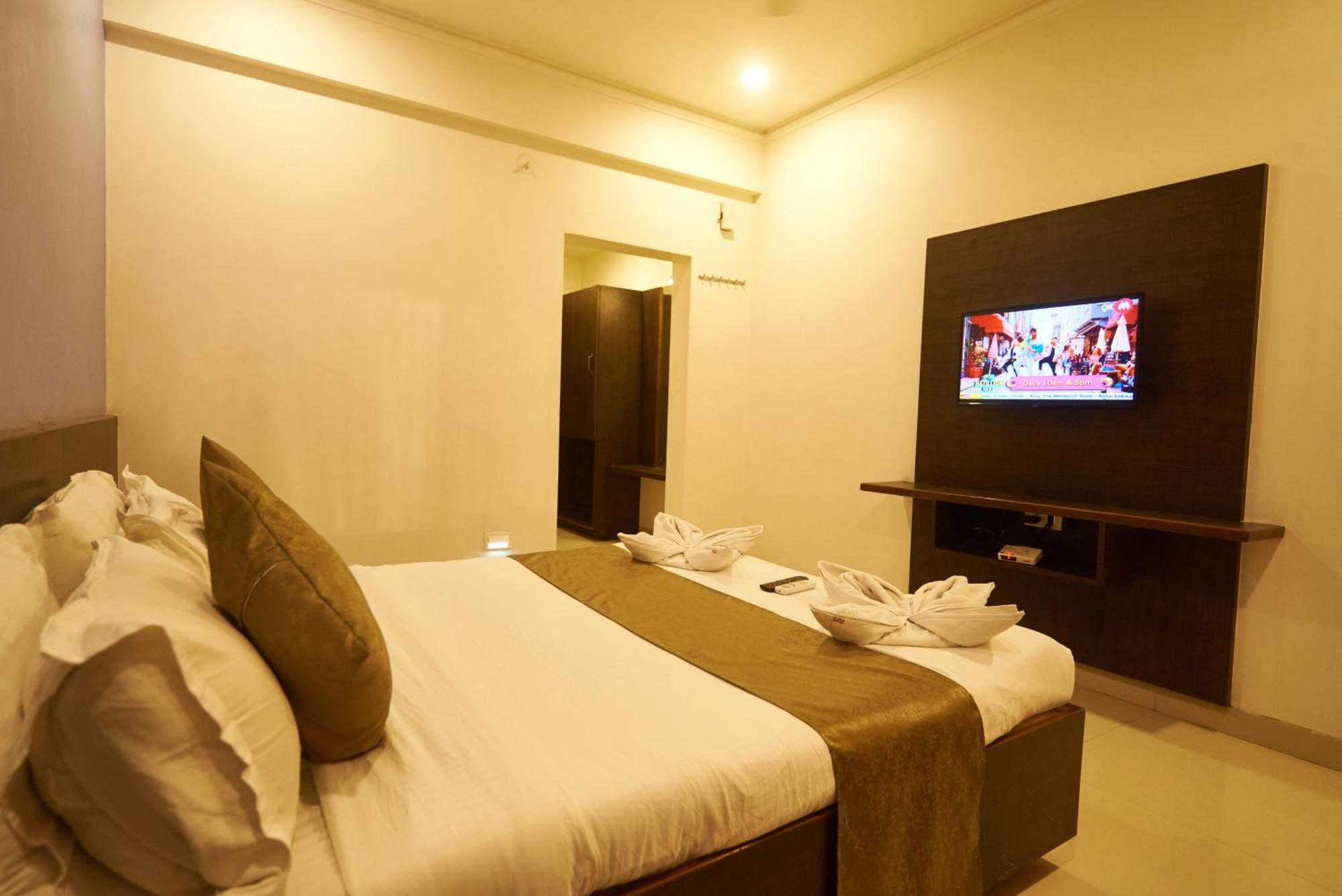Hotel Pride Inn Ширді Екстер'єр фото