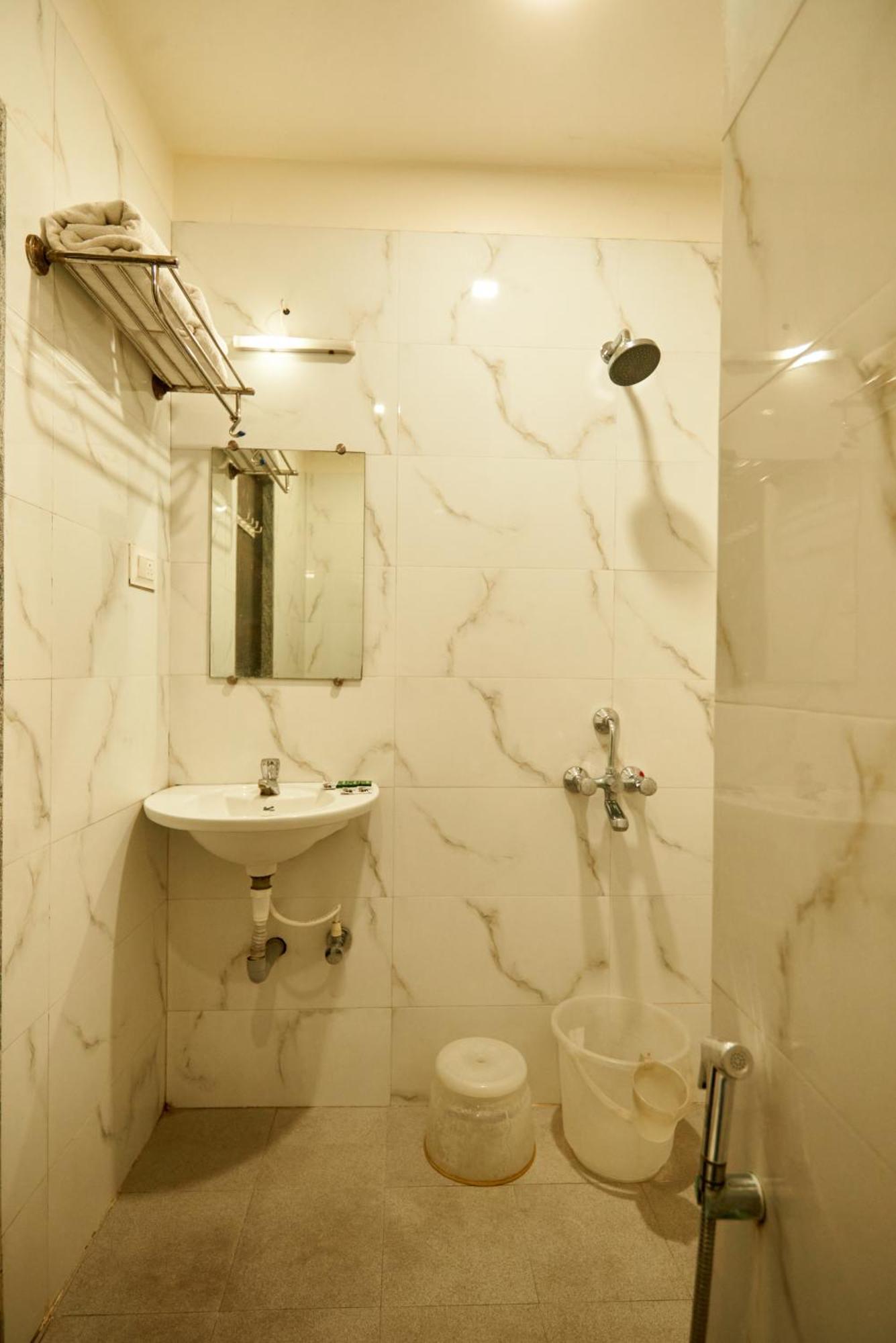 Hotel Pride Inn Ширді Екстер'єр фото