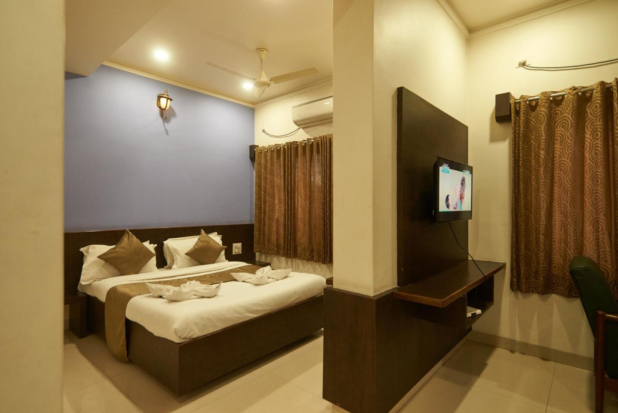Hotel Pride Inn Ширді Екстер'єр фото