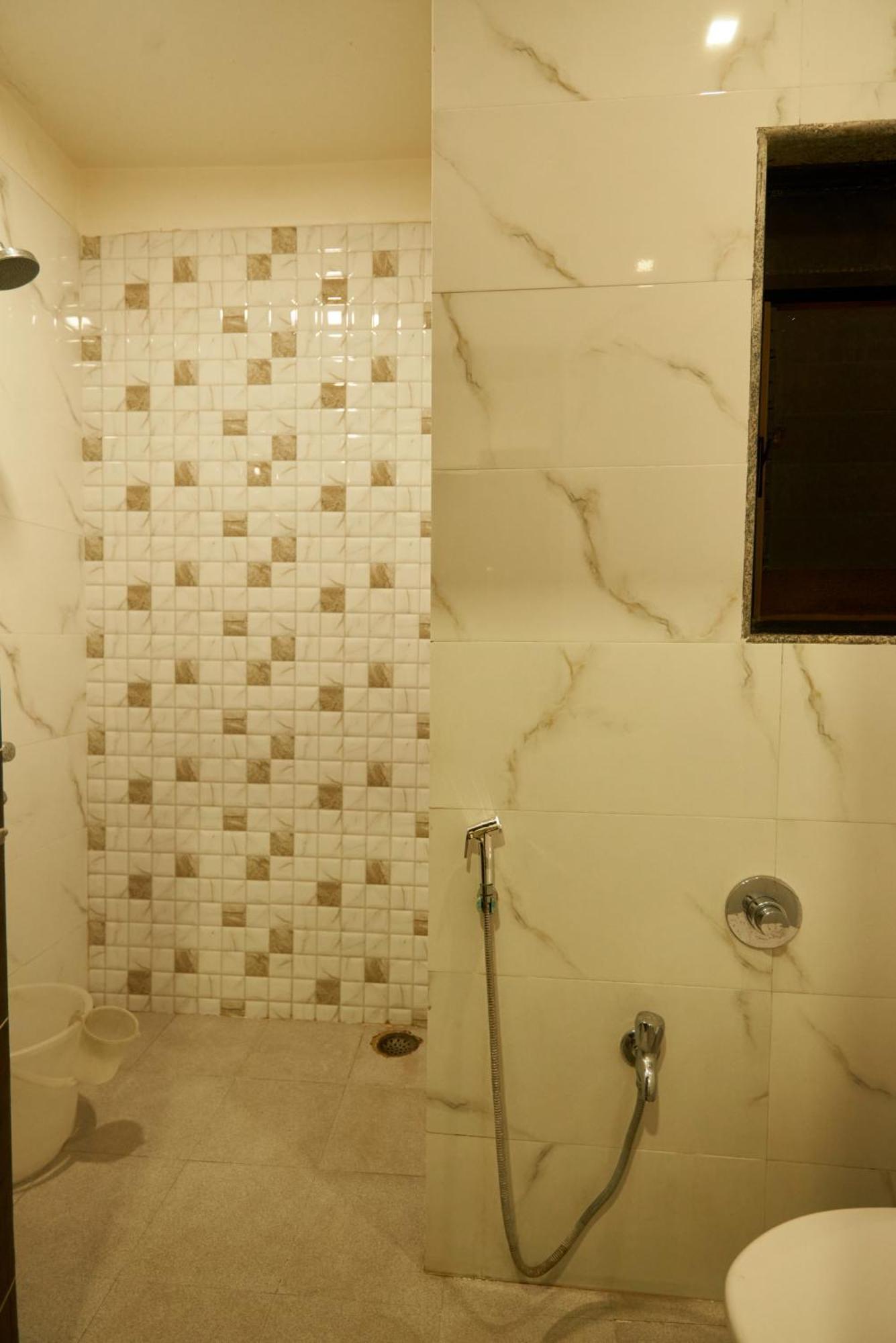Hotel Pride Inn Ширді Екстер'єр фото