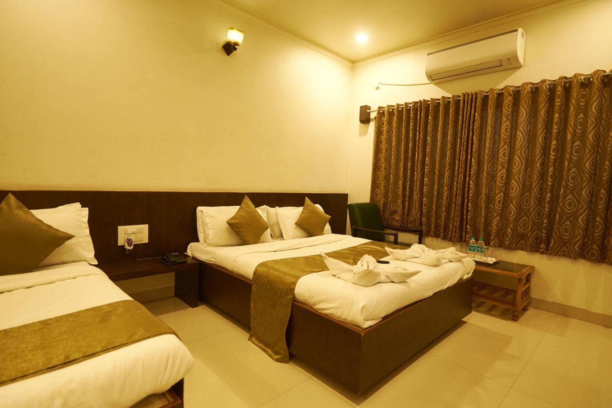 Hotel Pride Inn Ширді Екстер'єр фото