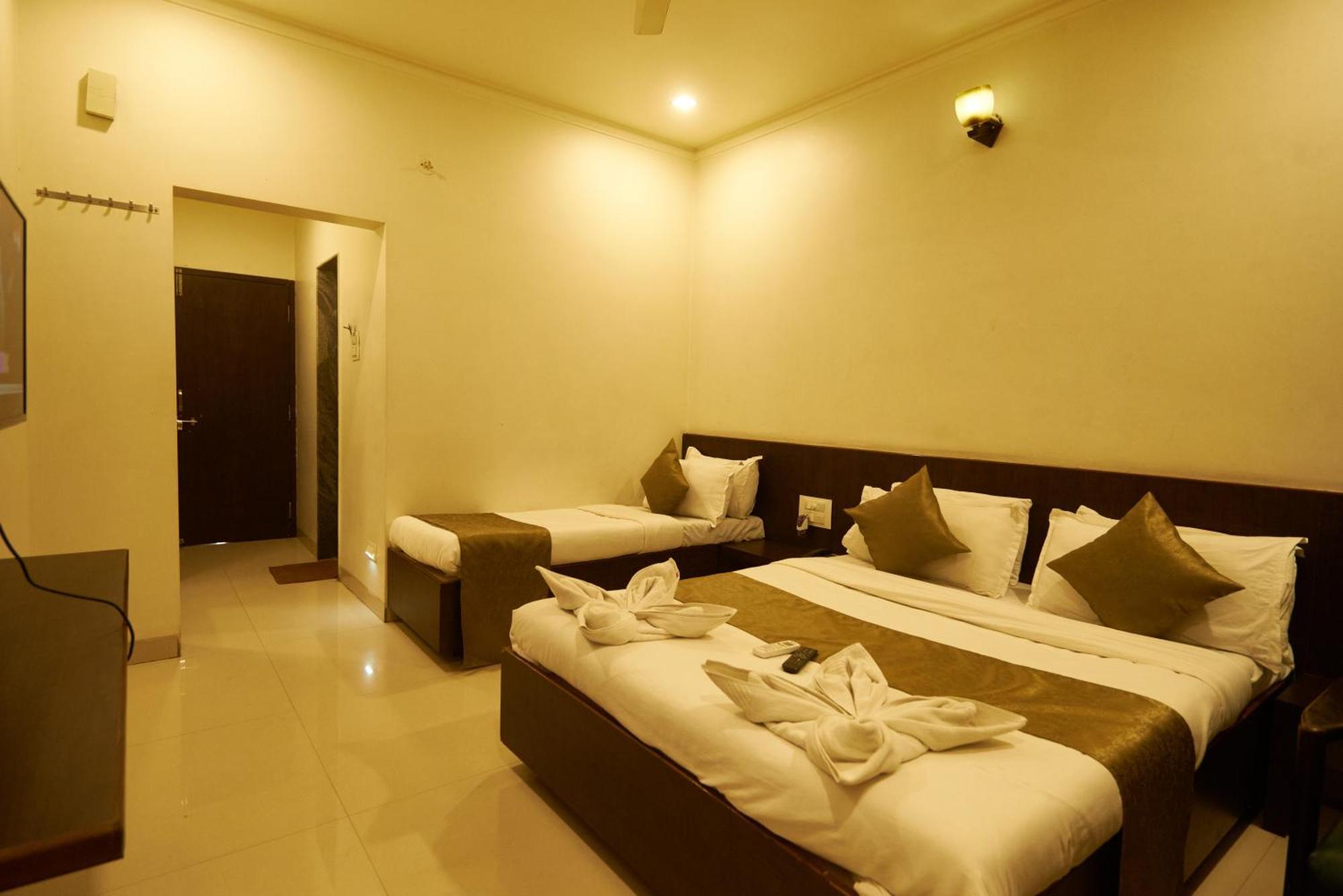 Hotel Pride Inn Ширді Екстер'єр фото
